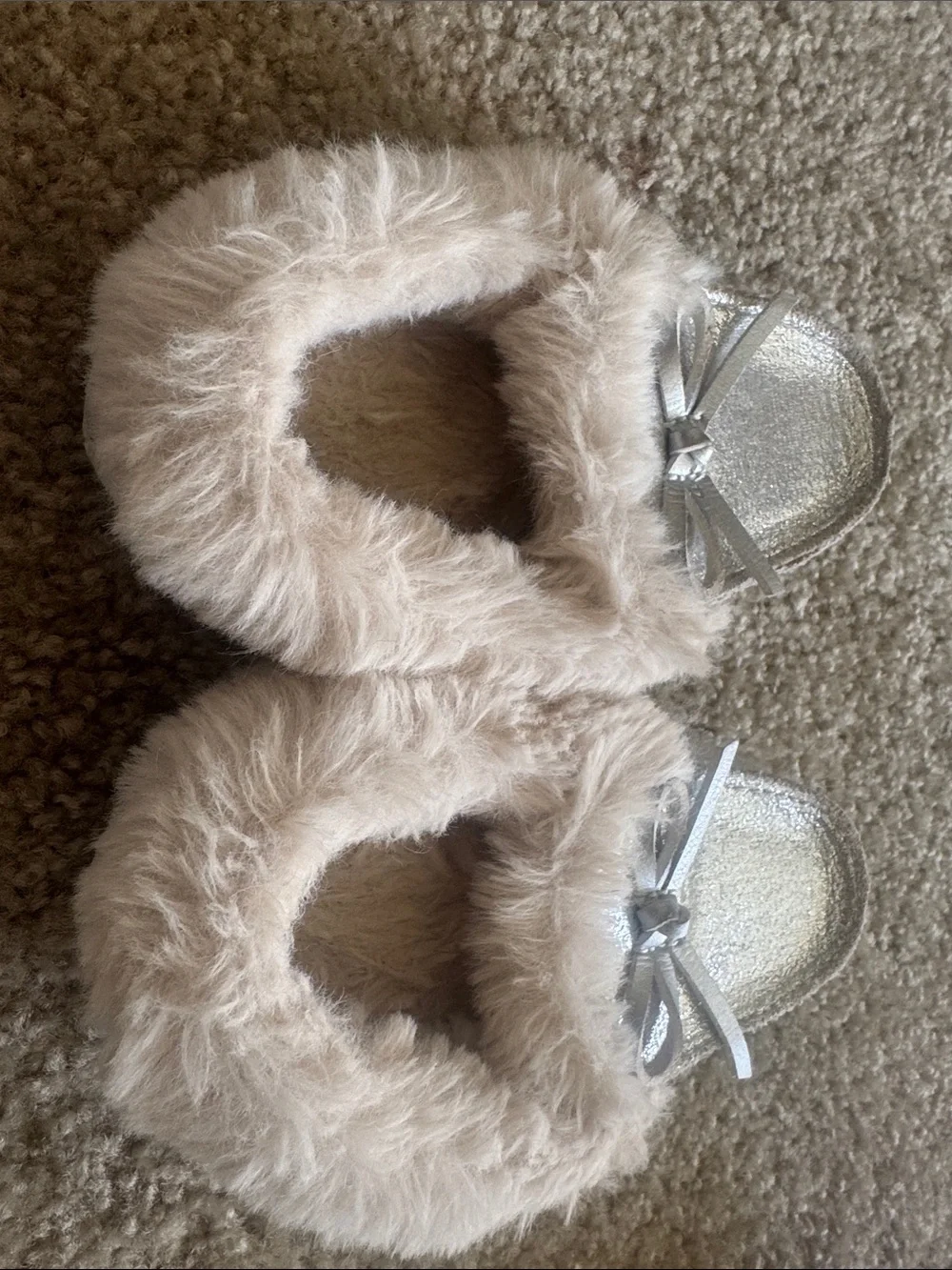 Cat & Jack Silver Faux-Fur Slip-On Slippers with Bow